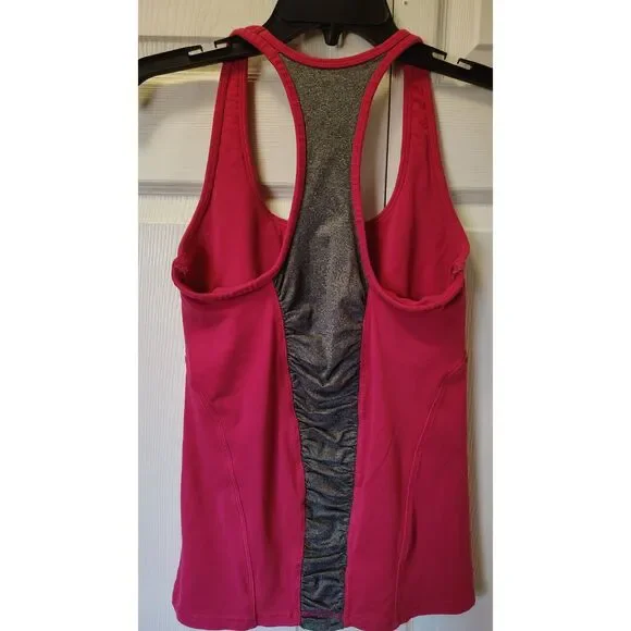 Umbro Women’s Racerback Athletic Tank Top Medium - Picture 2 of 6